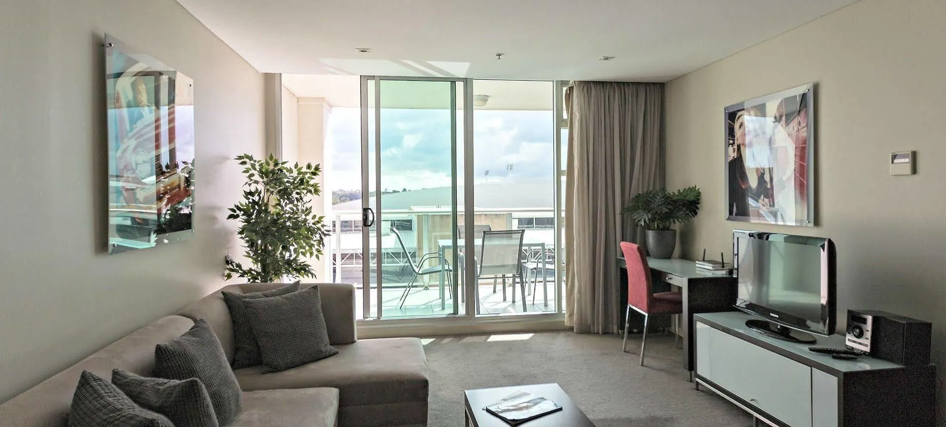 Adelaide Dress Circle Apartments - North Terrace