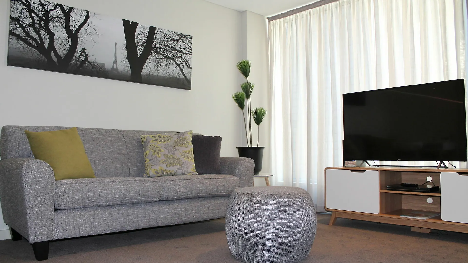 Adelaide Dress Circle Apartments - North Terrace Australia