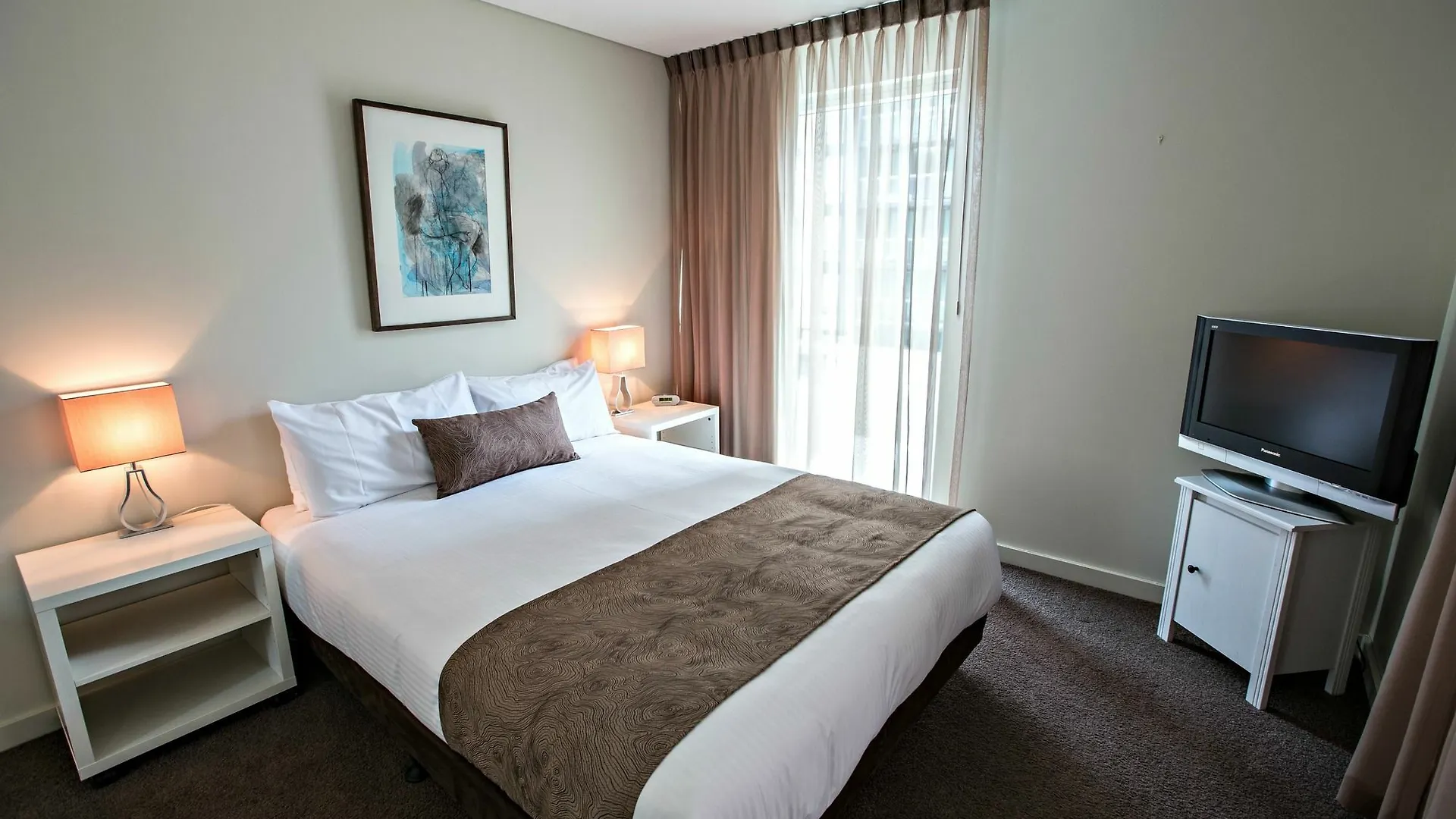Adelaide Dress Circle Apartments - North Terrace 0*,